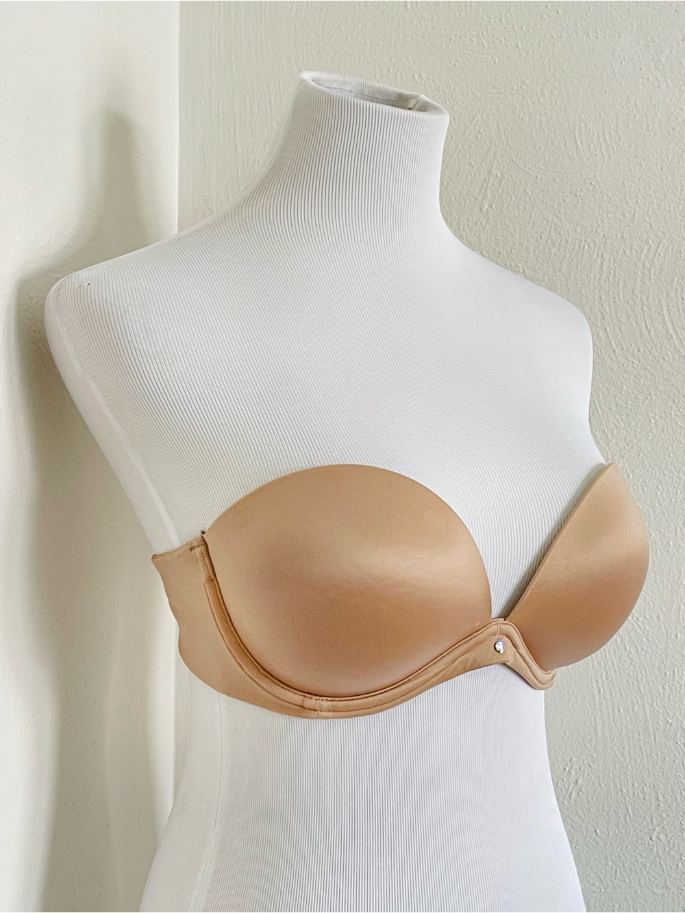 Victoria's Secret Very Sexy Strapless Push-Up Bra - Beige 36B - Picture 4 of 9